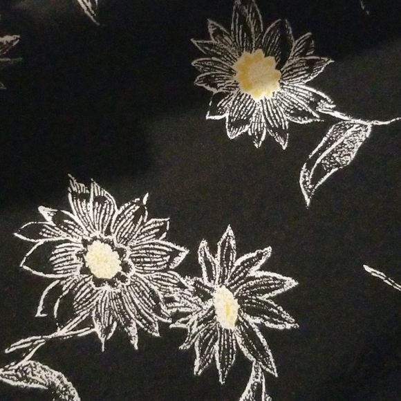 Blouse - Picture 2 of 4